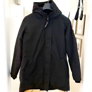 Canada Goose Trillium Parka. Color is Black and size is XL